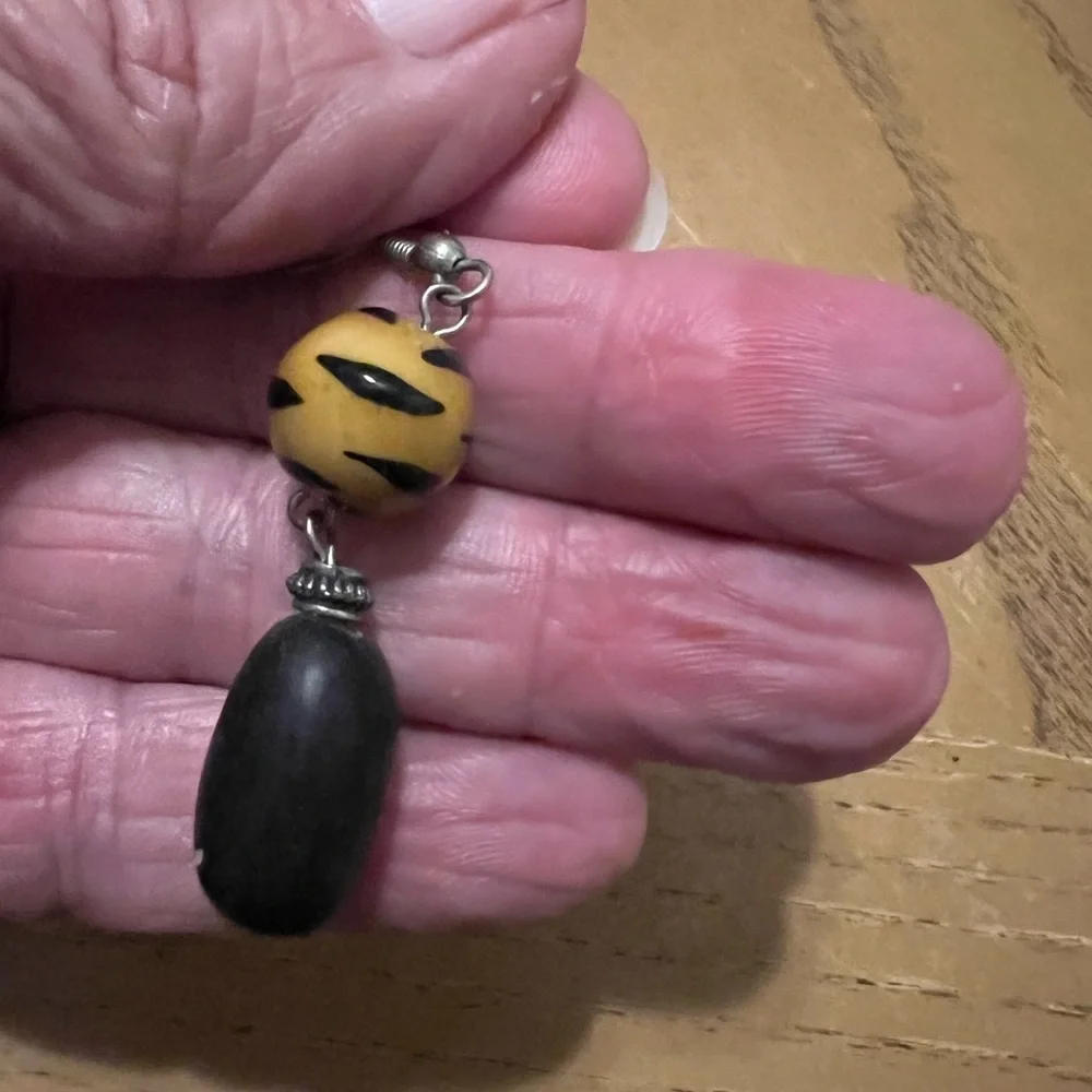 ****Donated***Black and brown dangling boho style earrings - Picture 3 of 4